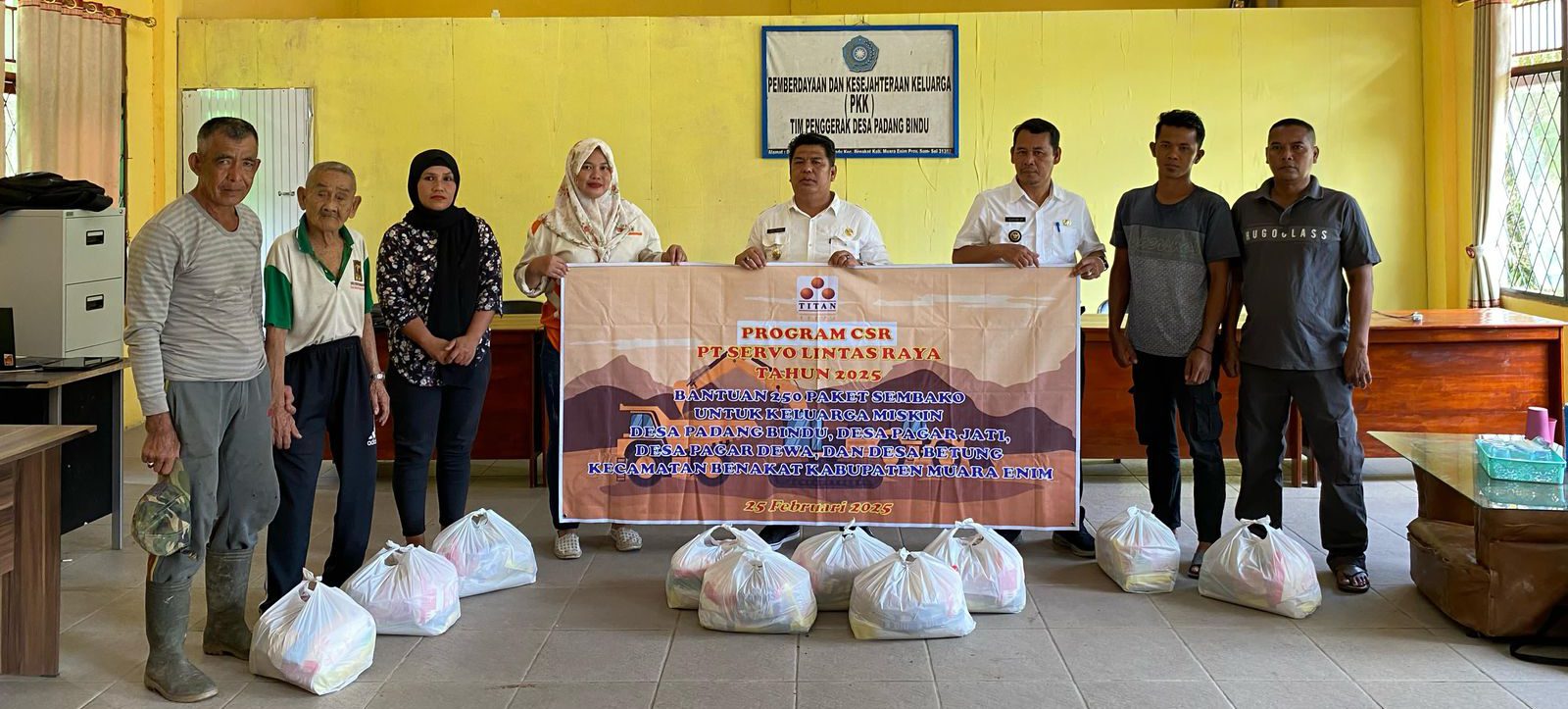 PT Servo Lintas Raya Berikan Bantuan Sembako Pada Warga Sekitar Perusahaan